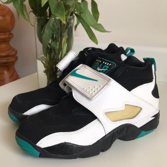 Nike Shoes Nike Diamond Turf 20 Deep Emeraldblackwhite Poshmark